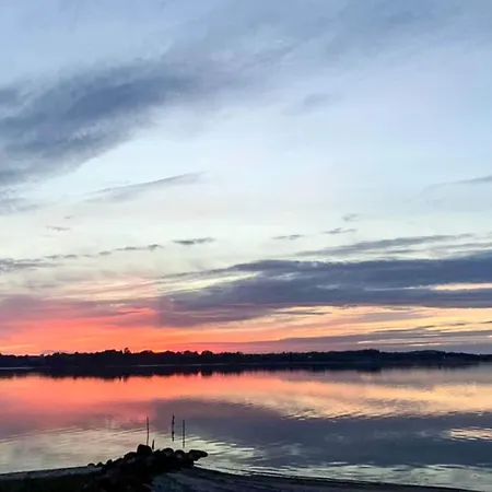 4 Person In Farso-by Traum *